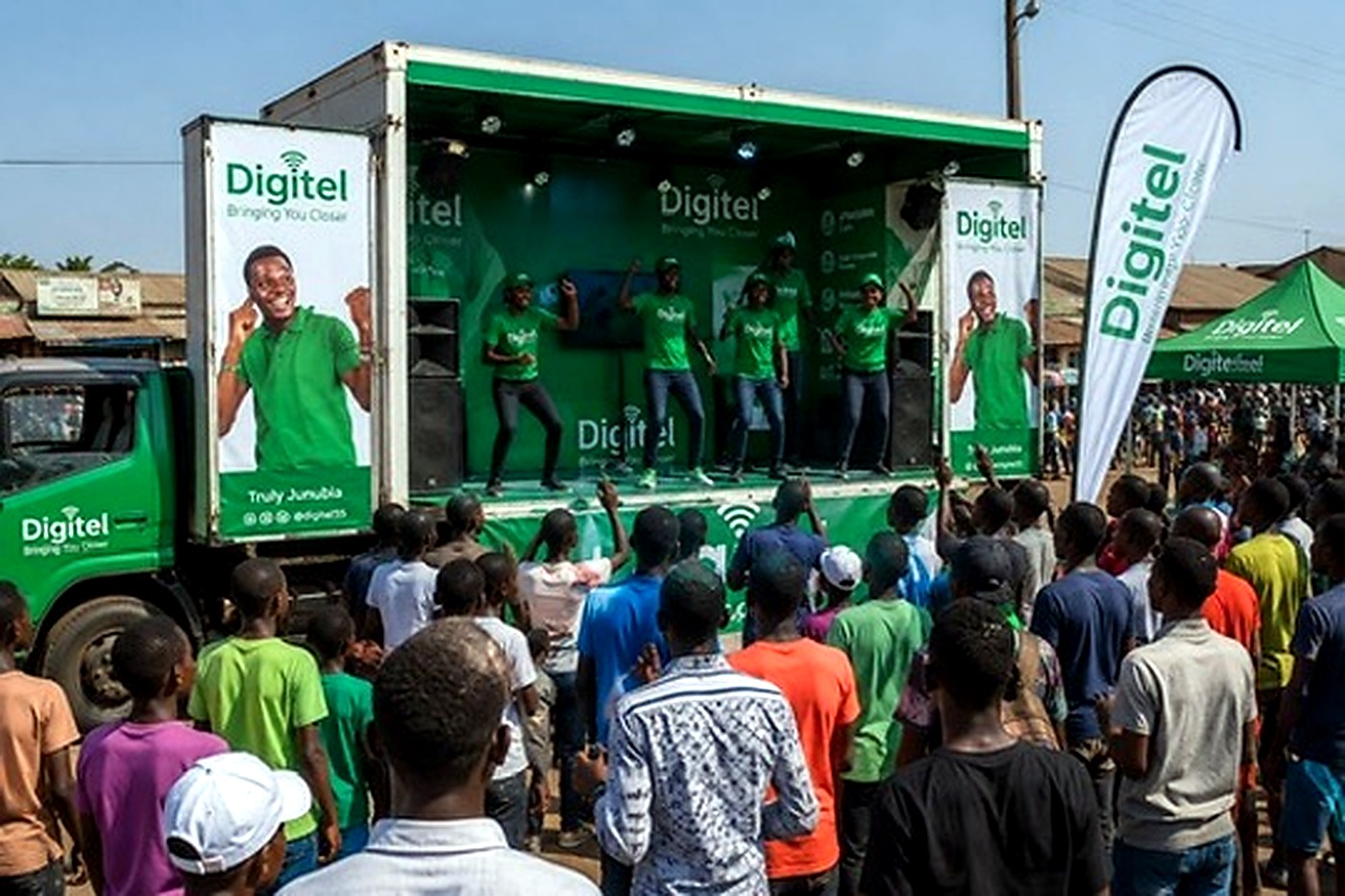Digitel roadshow truck with public crowd engagement